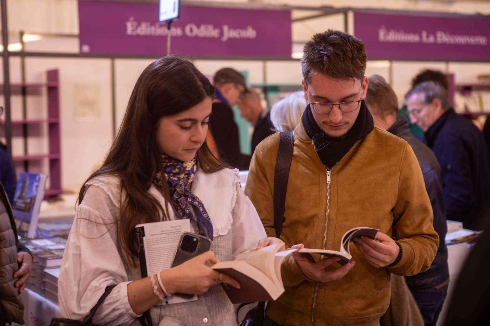 Lecteurs sur le salon du livre 2024 (c) Amélie Debray