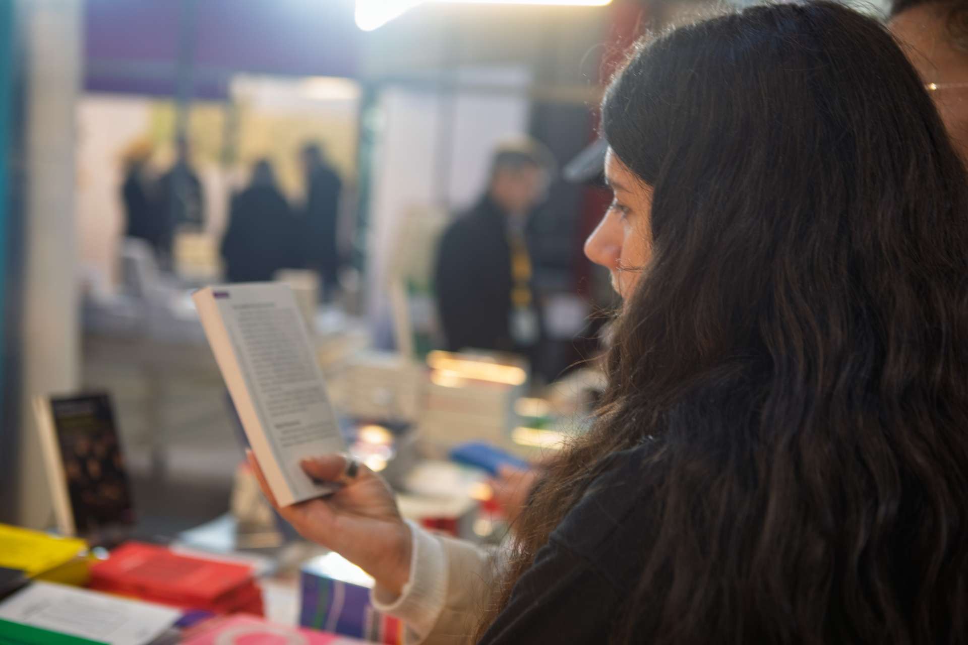 Dans les allées du salon du livre 2024 (c) Amélie Debray