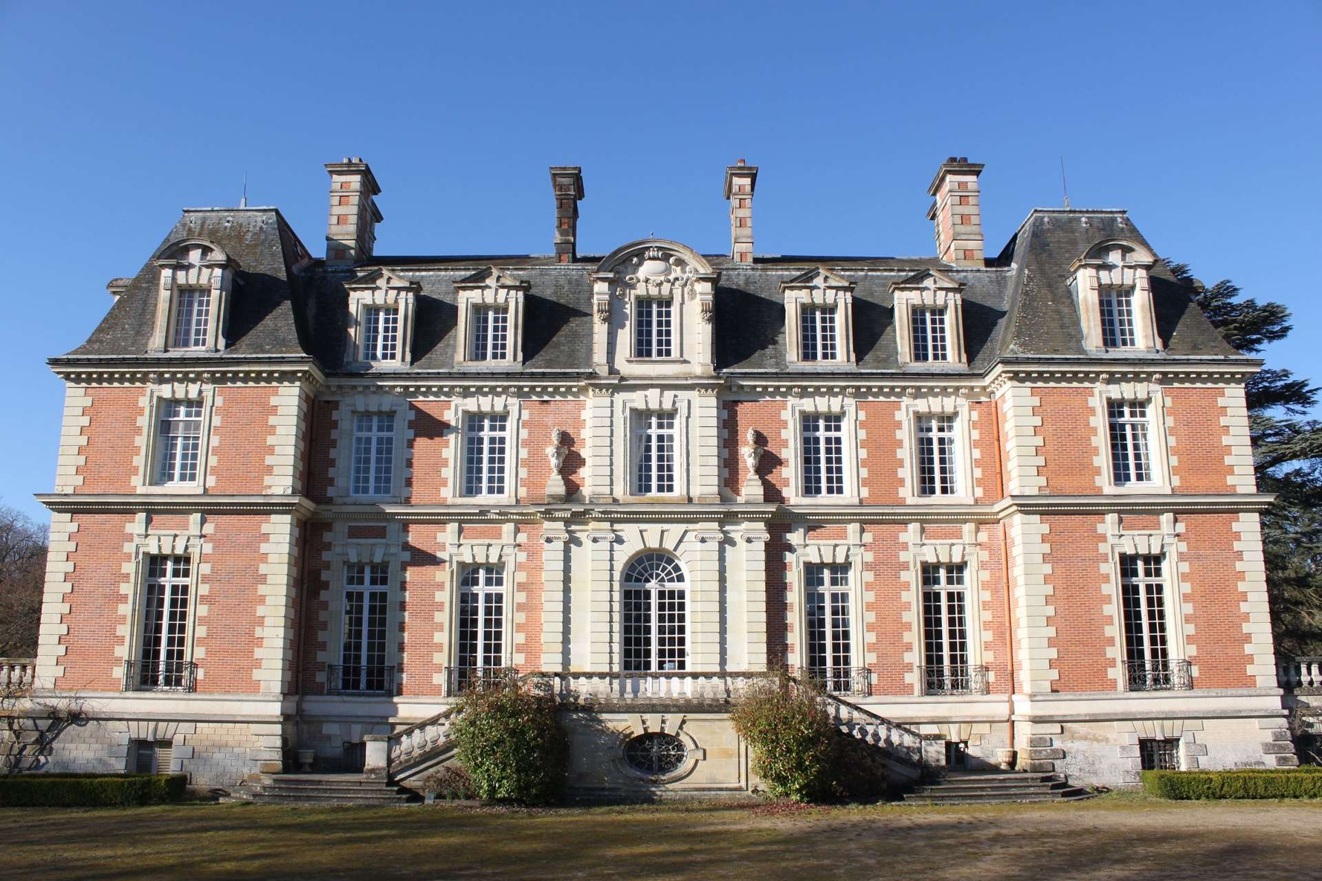 Jadis propriété de l’éditeur historique de Pierre Loti, Georges Calmann-Lévy.