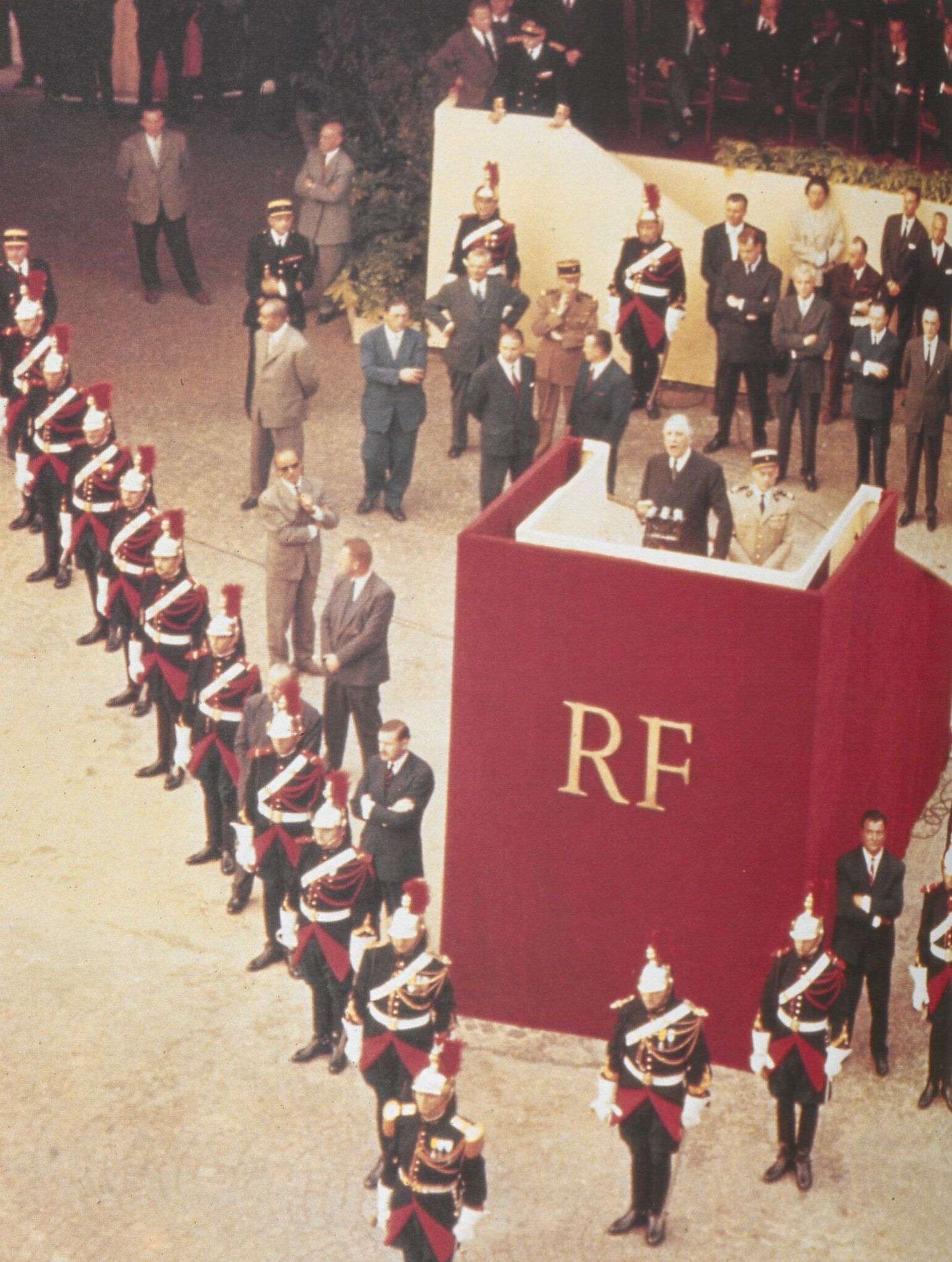 Charles de Gaulle, la conquête de l'histoire : exposition, 16 juin-14 octobre 1990, Bibliothèque nationale, [Paris] / [catalogue rédigé par Michèle Le Pavec-Dorsemaine ; préf. d'Emmanuel Le Roy Ladurie]